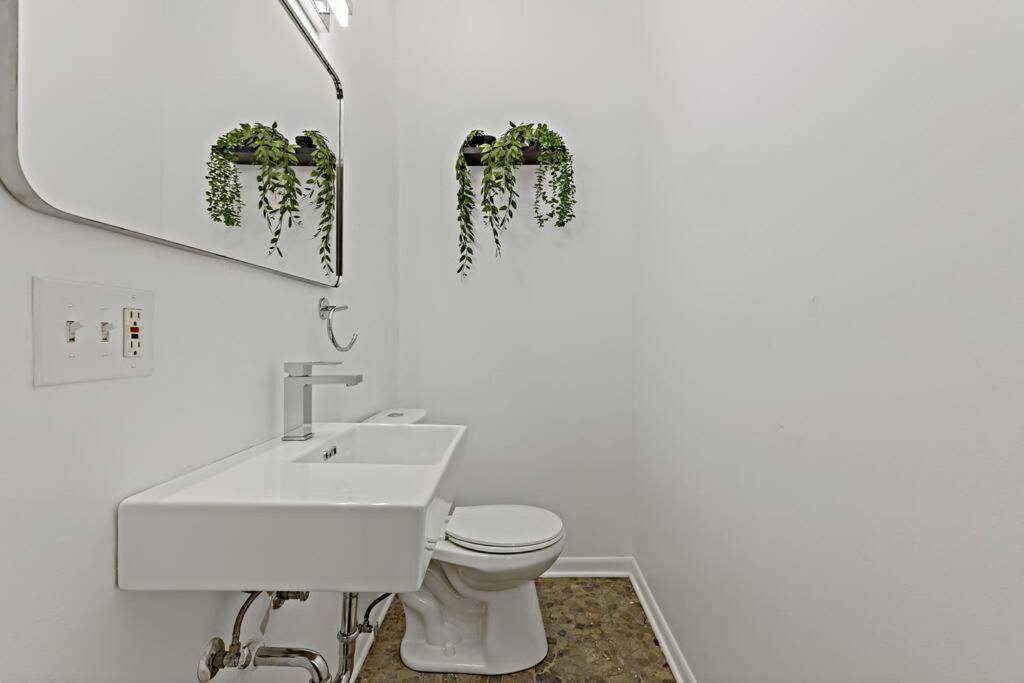 שיקגו The Penthouse, Lux Stay Near Downtown, Uofc & Lake מראה חיצוני תמונה