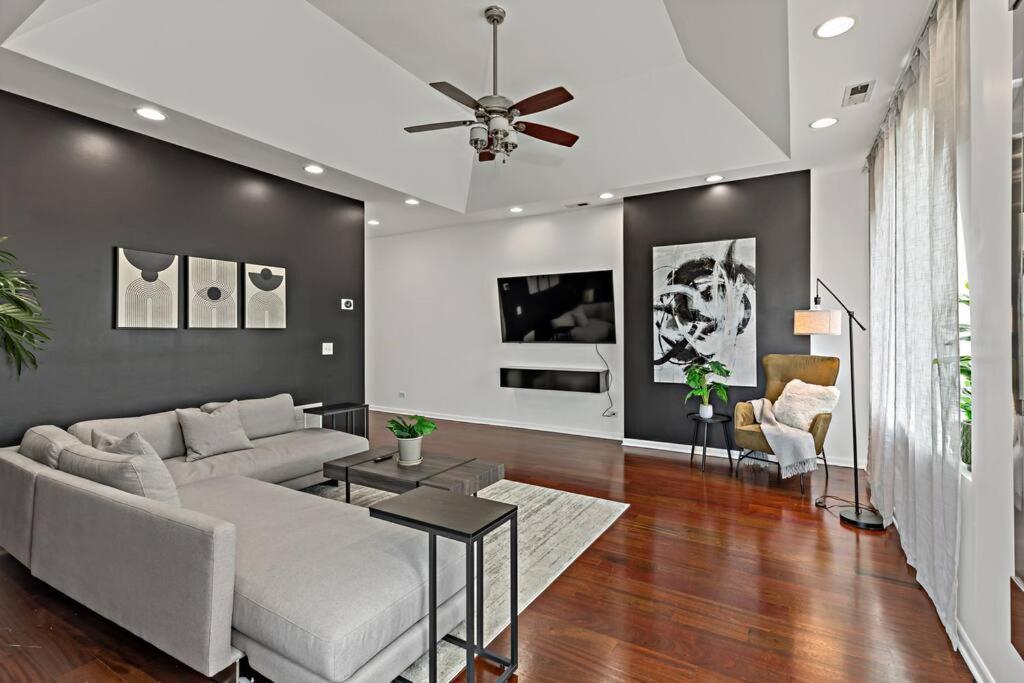 שיקגו The Penthouse, Lux Stay Near Downtown, Uofc & Lake מראה חיצוני תמונה